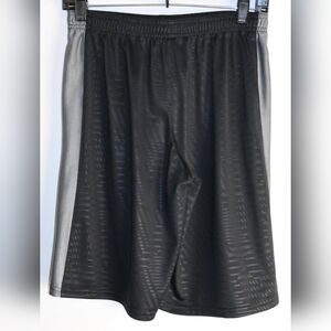 UNDER ARMOUR Youth Large Style1237023 Boys Loose fit shorts USED